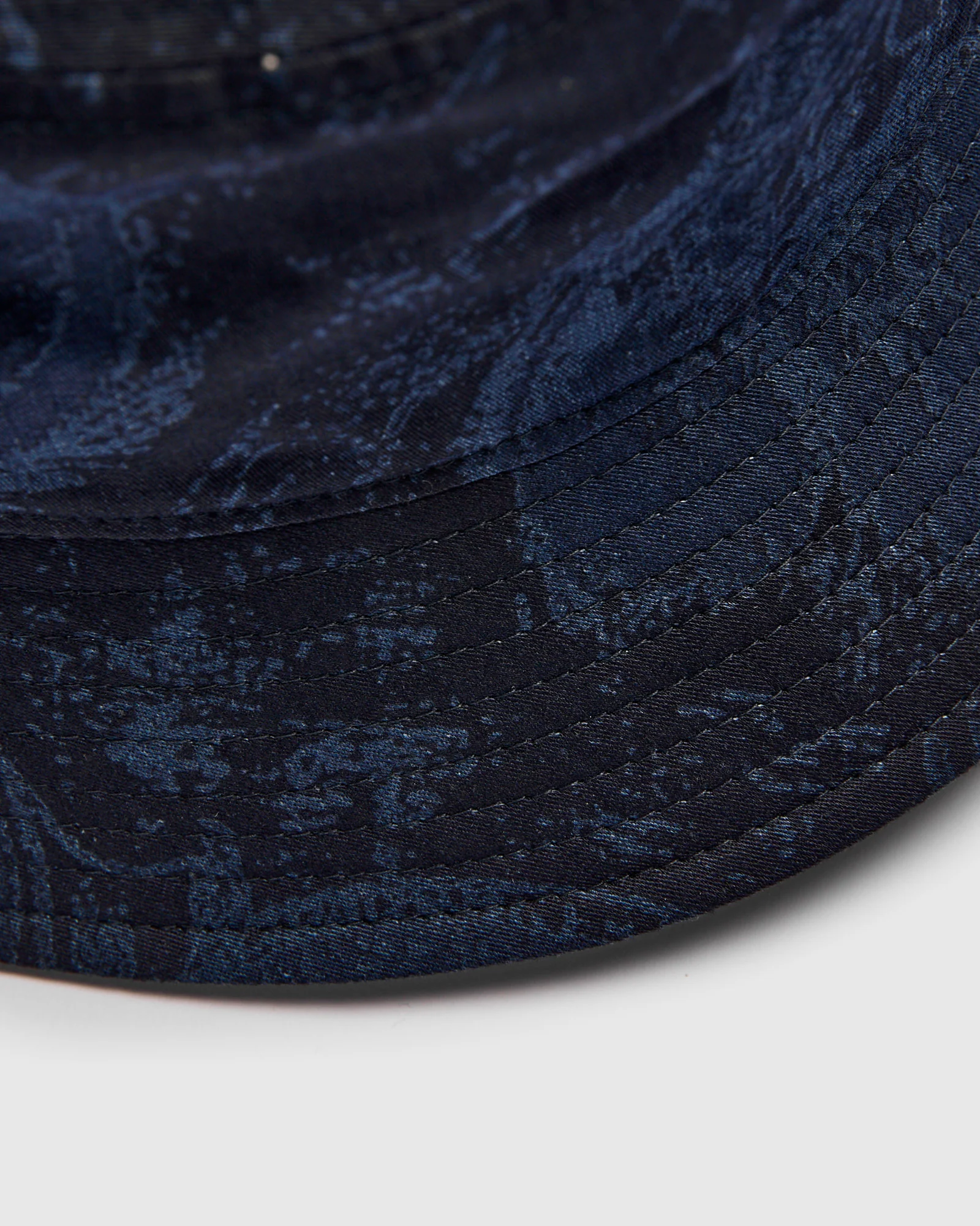 "Tsujigahana" Bucket Hat in Indigo - Image 5