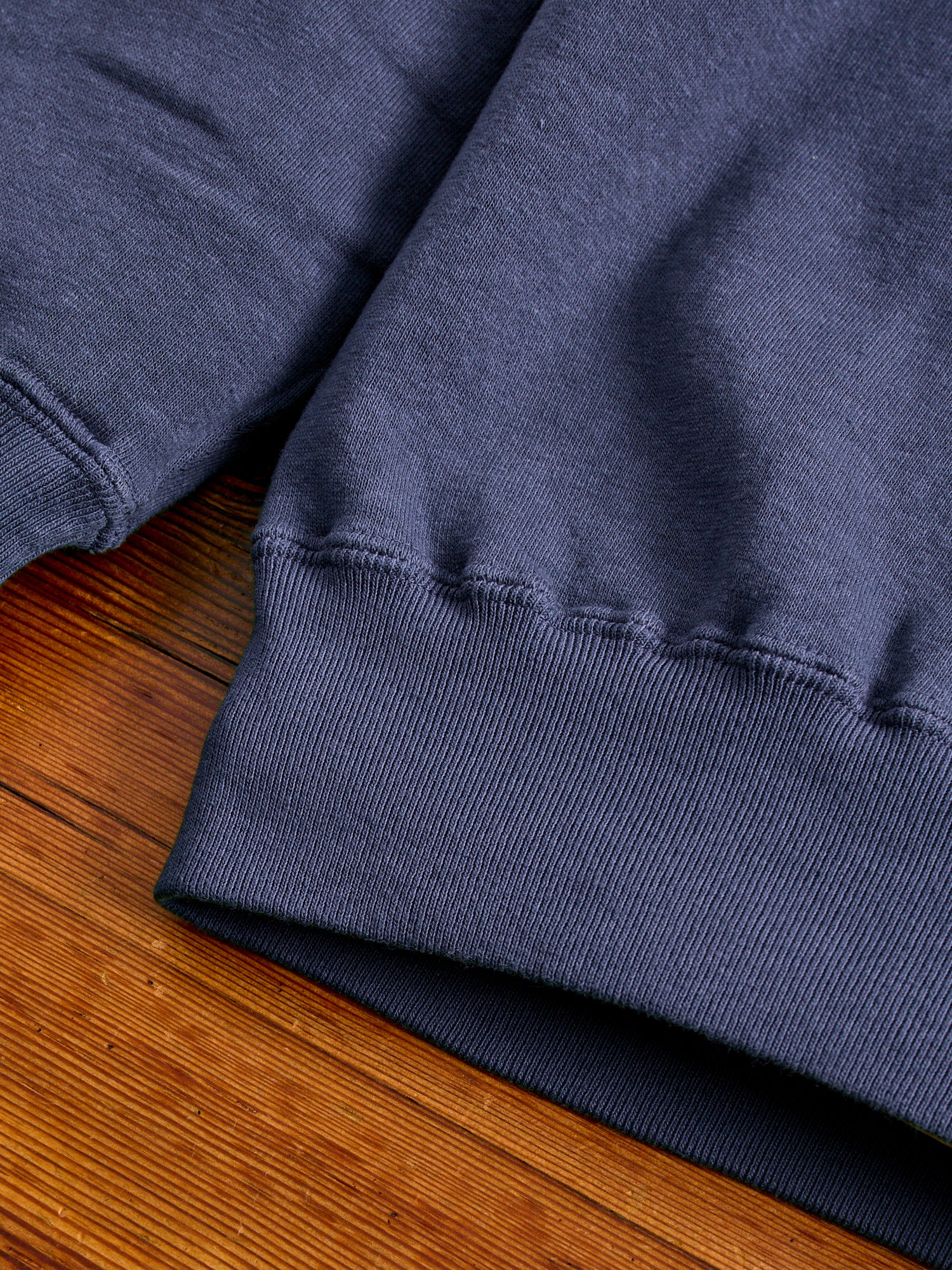Tsuriami Loopwheel Sweatshirt in Navy - Image 6