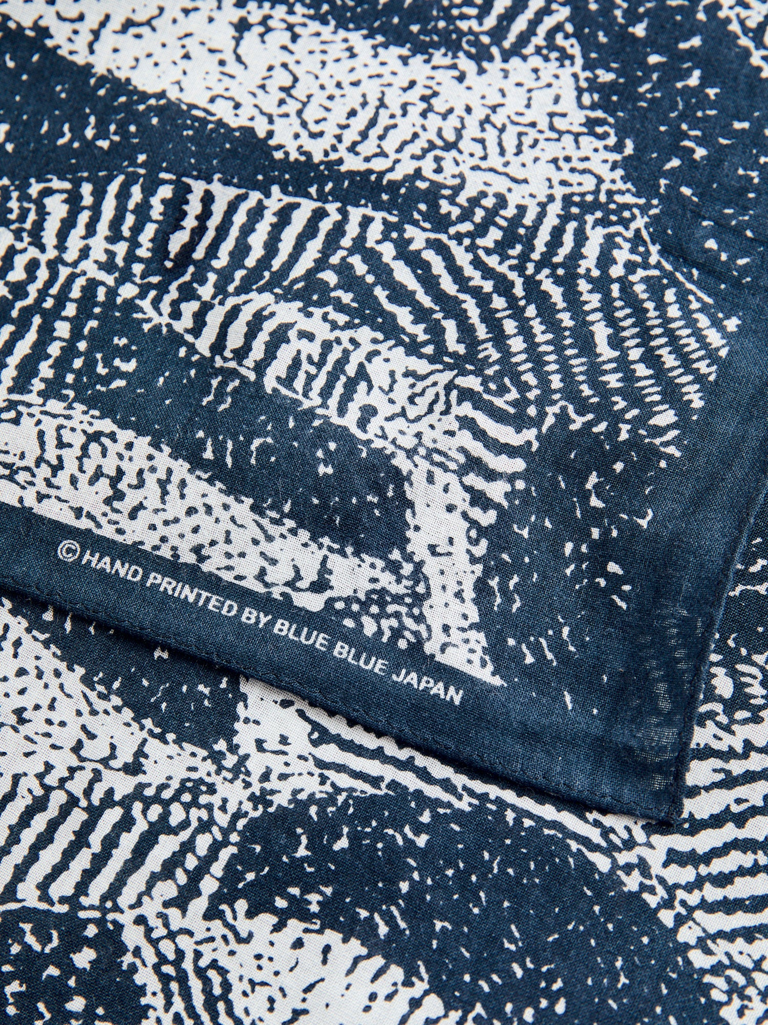 "Wind Flow" Bandana in Grey - Image 4