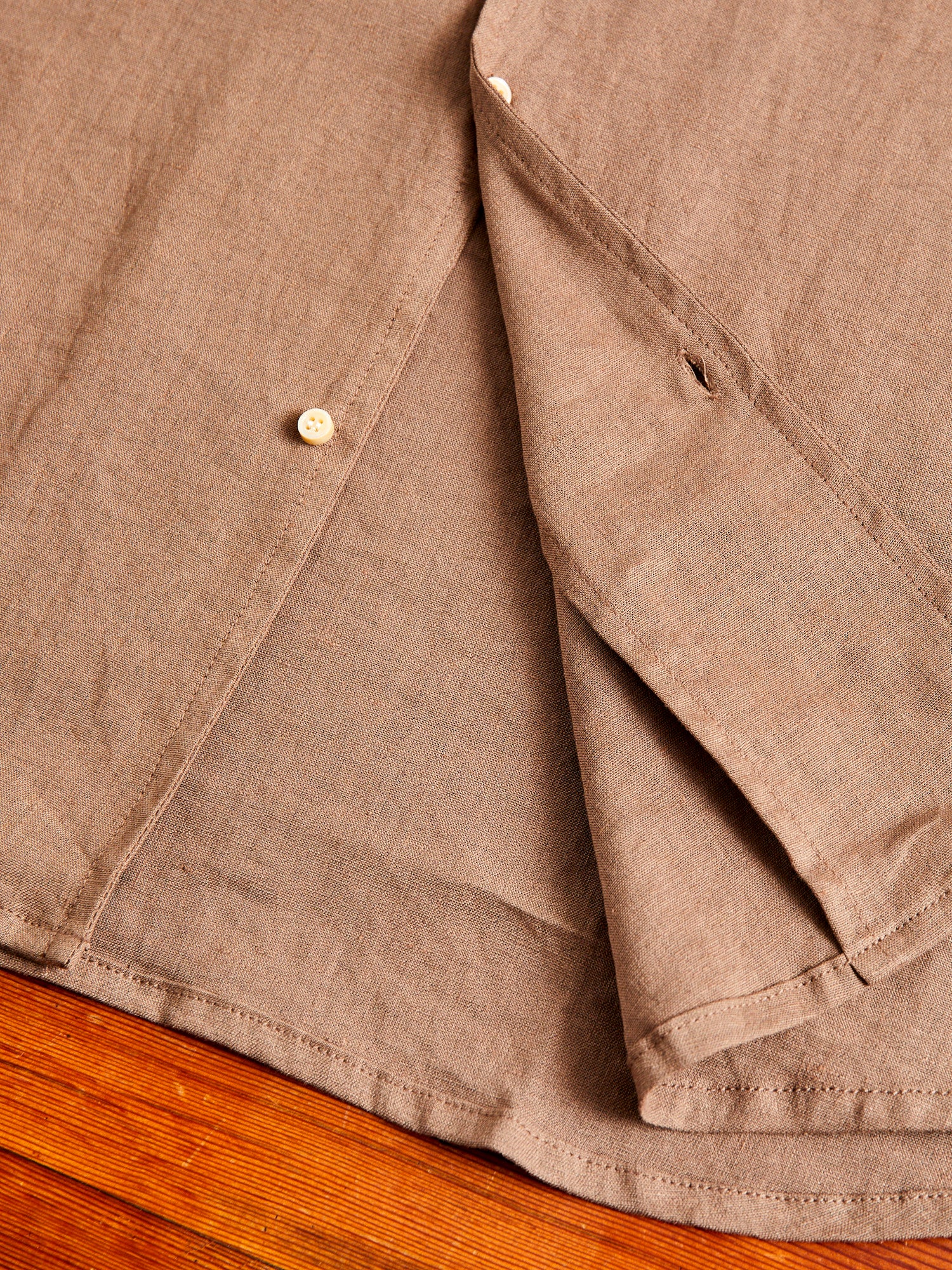 Wonder Linen Short-Sleeve Shirt in Brown - Image 7