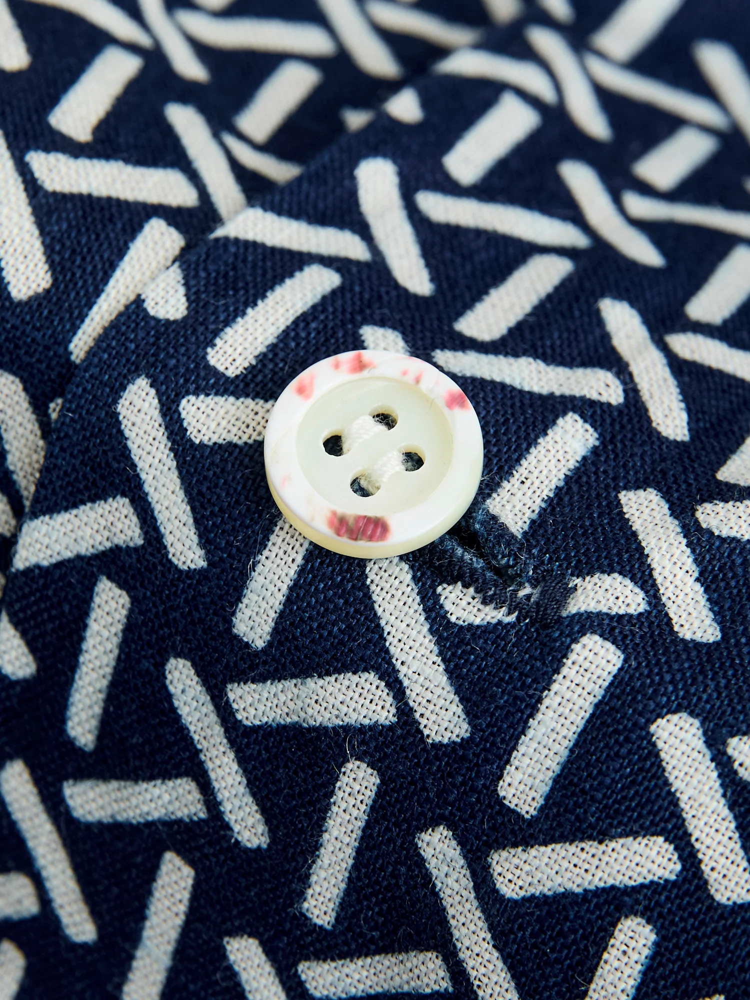 "Yama-Komon" Bassen Short Sleeve Shirt in Indigo - Image 7